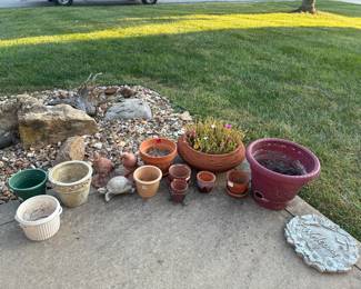 Lots of planting pots