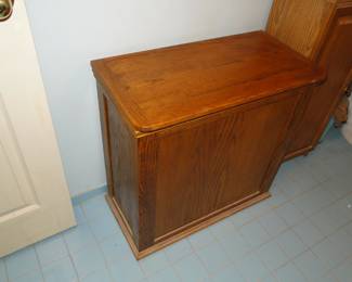 Wooden clothing hamper