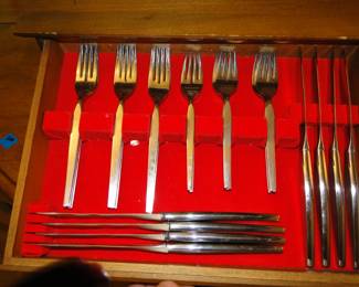 Oooooooohhhhhhh......Mid Century Modern flatware
