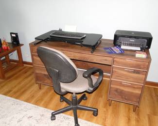 Newer desk with clean and classic design