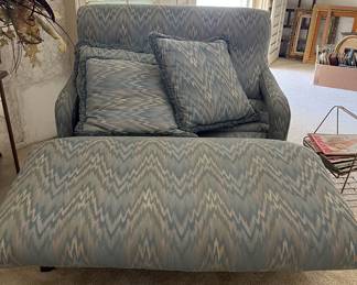 Lounger- cuddle couch