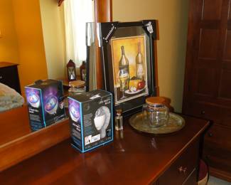 More wonderful decor and another great picture of that dresser and mirror