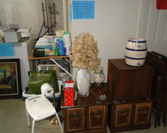 Lots of great vintage items