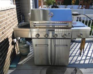 We are now out of the basement and on to fresh air and daylight, and we present to you this KitchenAid BBQ Grill