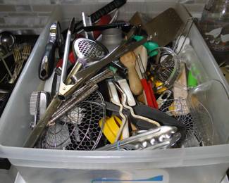 Kitchen utensils, get ready for the holidays, or help someone start out on a new kitchen set up