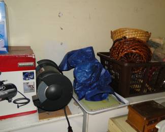 A bunch of garage items