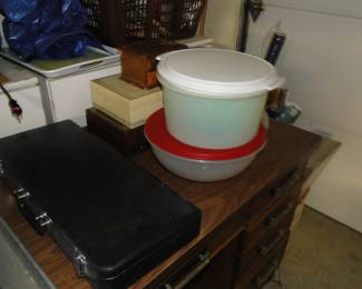 A smaller Tupperware tower