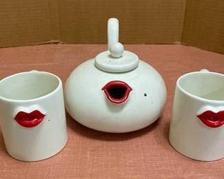 Vtg Fitz & Floyd Lips Teapot & Mugs Set