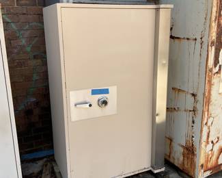 Large and small safes, a variety.