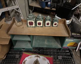 Vintage apple canister set. Birdhouses, Christmas decor, Bear vintage cookie jar. Vintage shelf. 