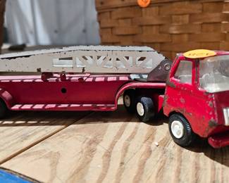 VINTAGE METAL FIRETRUCK TOY