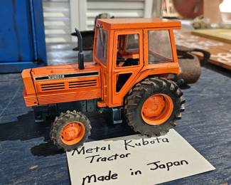 METAL KUBOTA TRACTOR MADE IN JAPAN