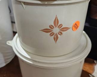 TUPPERWARE