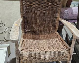 VINTAGE ROCKING CHAIR