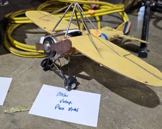 METAL VINTAGE PLANE MODEL