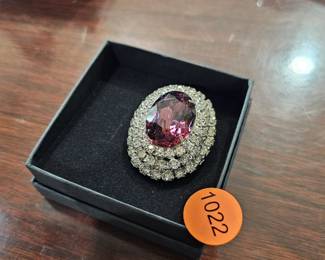 BROOCH