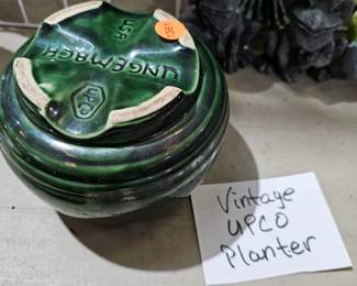 VINTAGE UPCO PLANTER