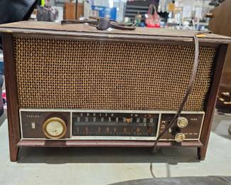VINTAGE RADIO