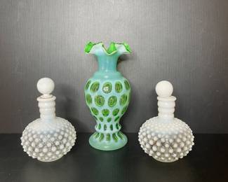 Fenton hobnail vases vtg
