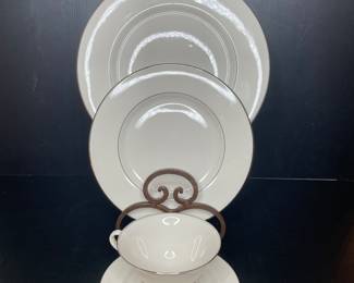 HomeEc fine China England dinnerware