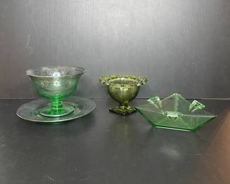 Green depression glass vtg