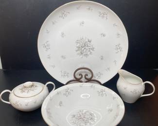 Mieto fine China Jackson International Brocade pattern serving pieces