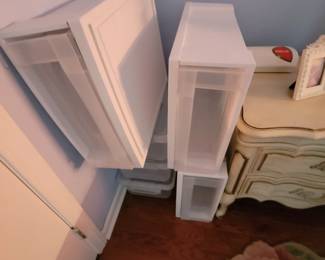 Storage bins