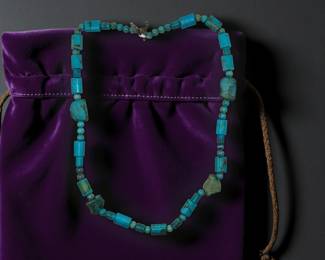 Various elegant turquoise necklaces 