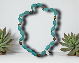 Various elegant turquoise necklaces 