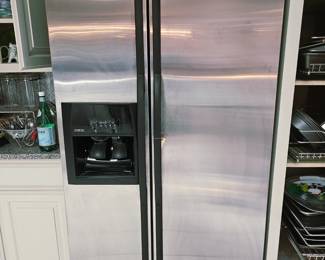 Whirlpool refrigerator side by side
