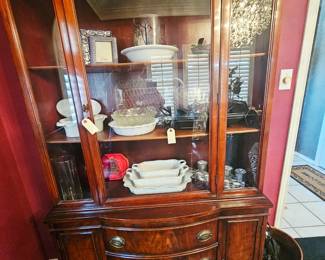 China cabinet excellent condition 