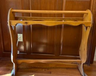 Lot #4 Vintage Wooden Quilt Rack Vintage Quilt Rack 30.5 in Tall x 32.5 in Wide