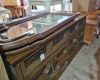 1970's dresser w/ 2 mirrors