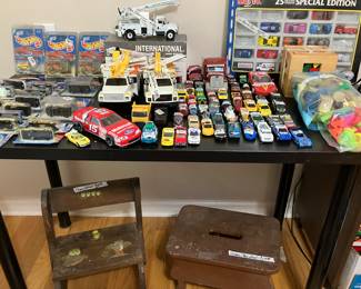Hot wheels & Matchbox Cars+ more, Transformers, Georgia Chair Stool