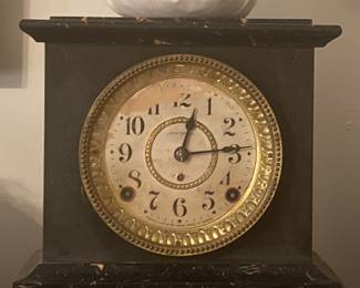1880’s Seth Thomas Mantle Clock
(works)