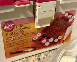 Wilton cake decorating kit