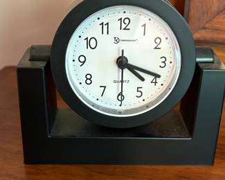 Desk clock