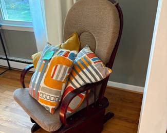 Glider, ikea pillows