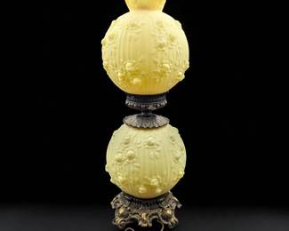 Vintage Fenton Burmese Cabbage Rose Custard Glass Lamp