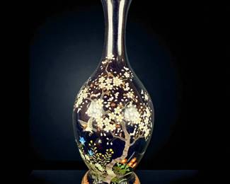 A Fine RARE Antique Wire Japanese Cloisonne Vase, Meiji Period