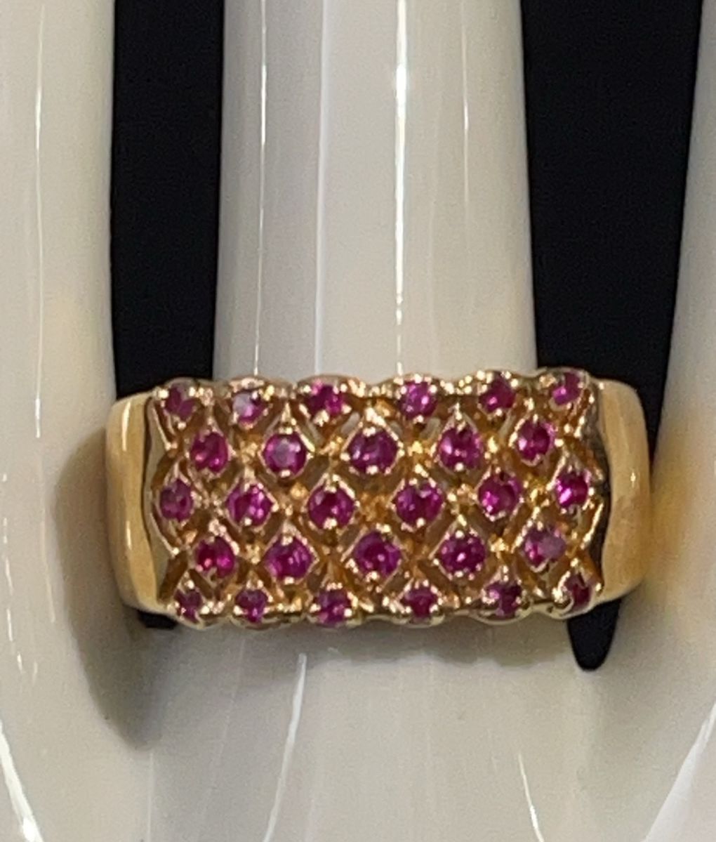 14K Gold & Ruby Ring * Heavy 7.77g