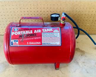 Portable 5 gallon air tank