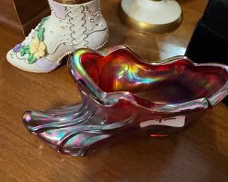 Iridescent shoe