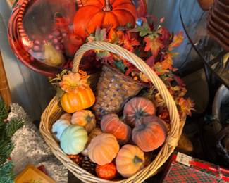 GOURD-geous decor