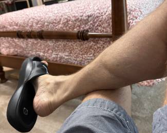 The triple disk early American bedroom set