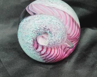 	Swirled Art Glass Globe 3"