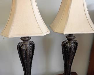 nice pair of lamps 