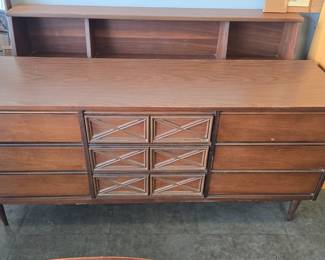 Mid Century Modern  Bassett furn co. bedroom set 