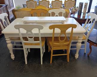modern white kitchen table witth leaf and chairs 