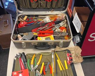 vintage tool suitcase for working on planes and more 
